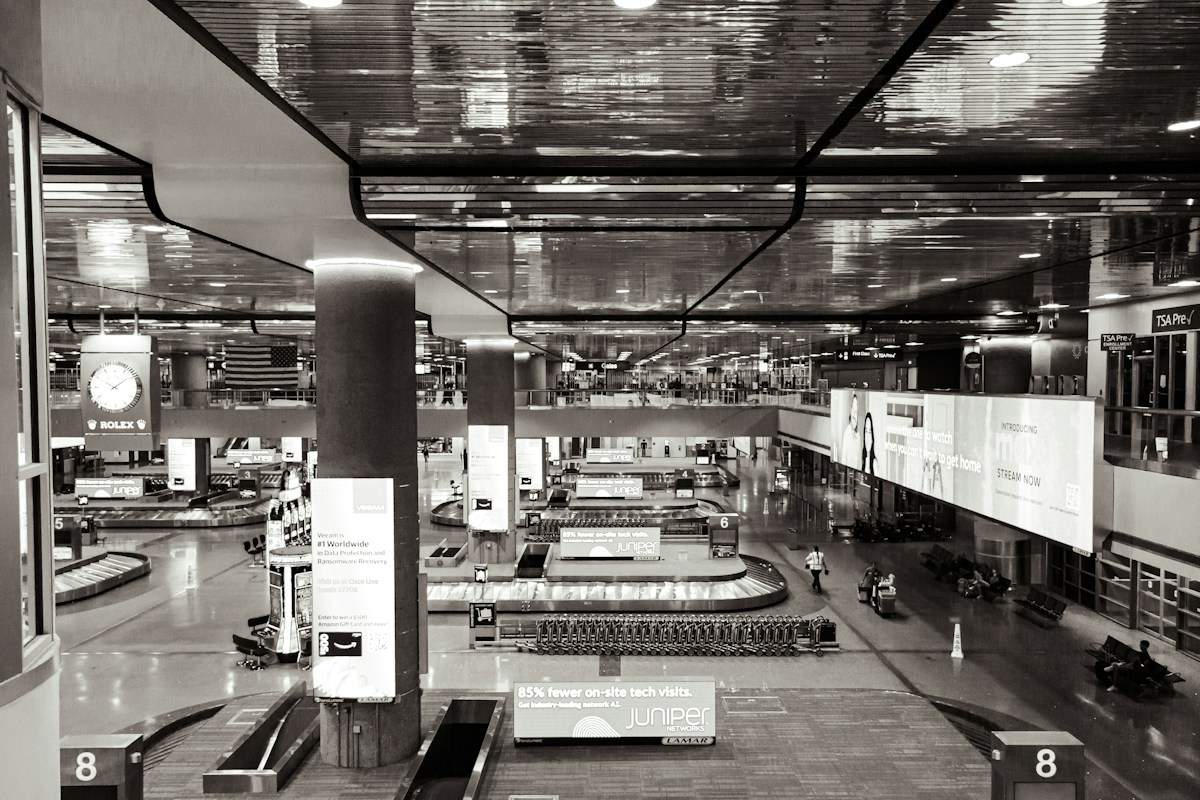 Preparing for Baggage Claim & Terminal Navigation: Documents, Timing, and Communication